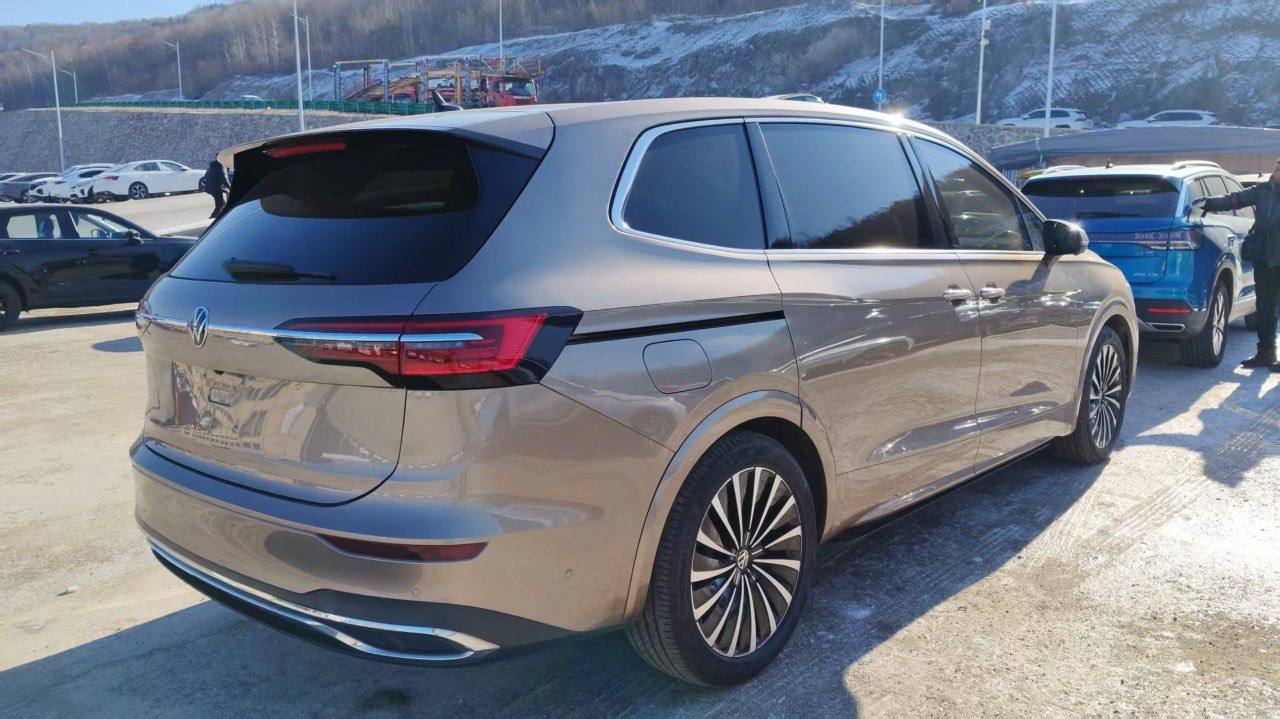 Привезти VW Viloran 2021 из Кореи в Челябинск image preview