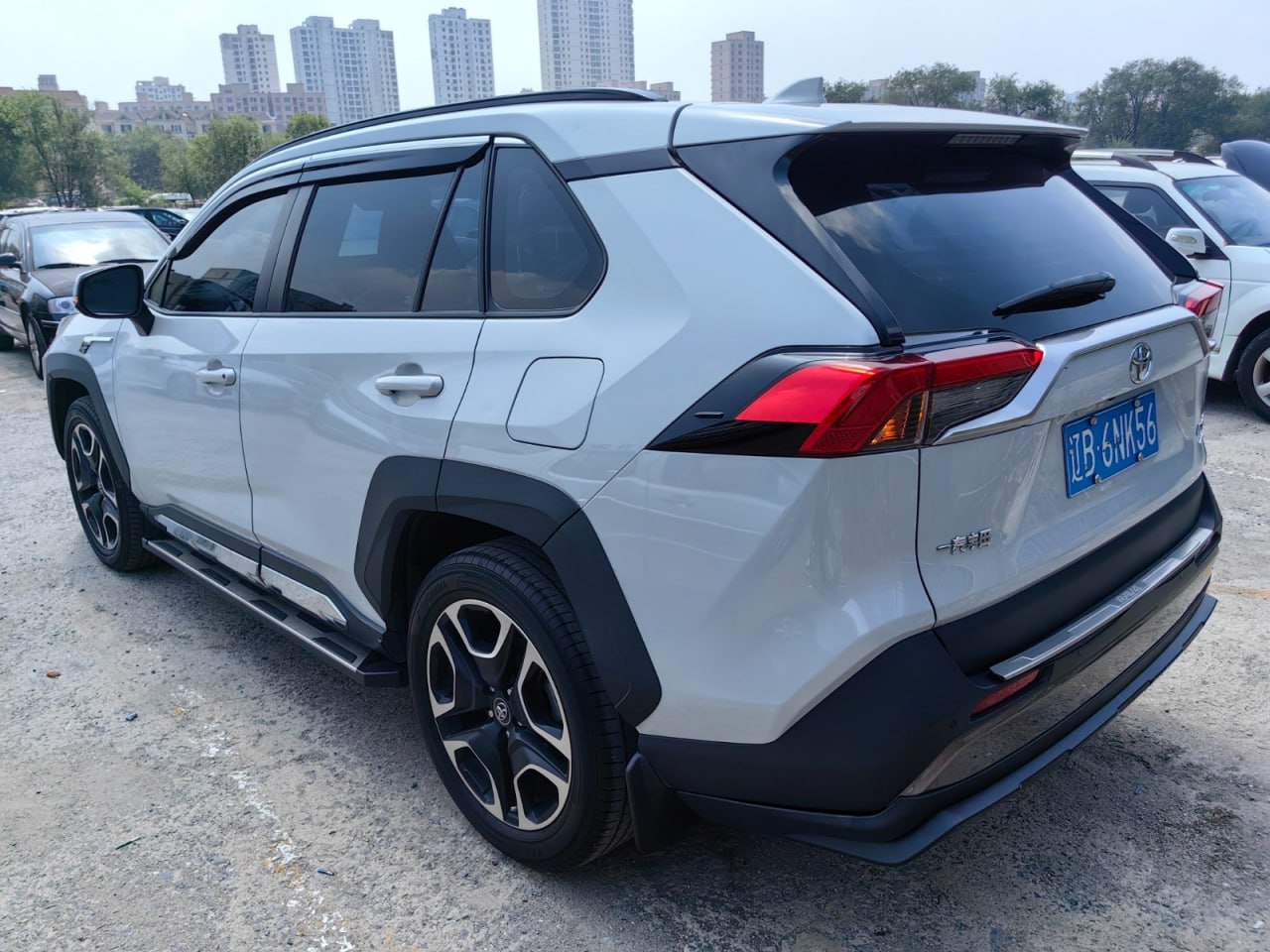 Продается Toyota RAV4 2.0L Luxury 4WD TOP image preview